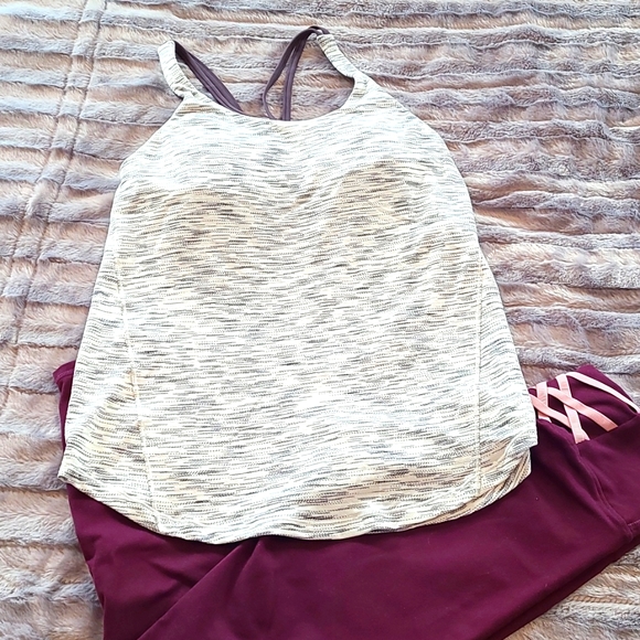 ❌️SOLD❌️ Lululemon Moment to Movement 2-in-1 Tank - Picture 5 of 10